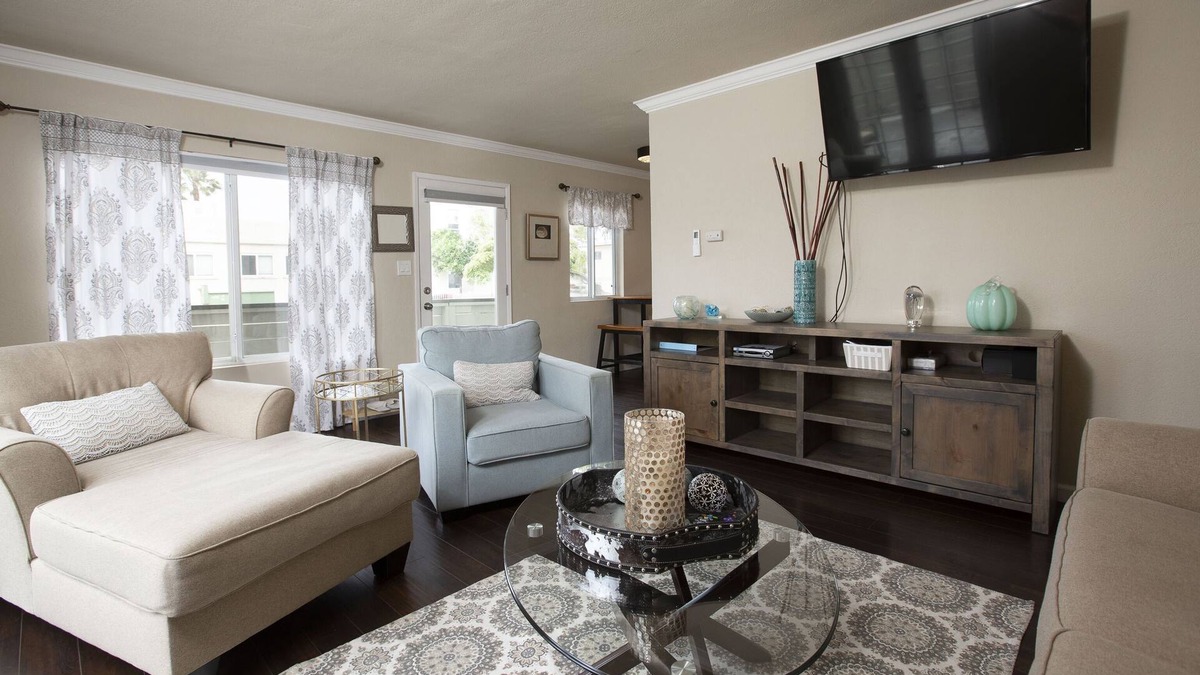 Ocean Beach Apartment | Steps to Beach! Newly Updated, Pet-Friendly & Highly Rated – Ground floor 2101
