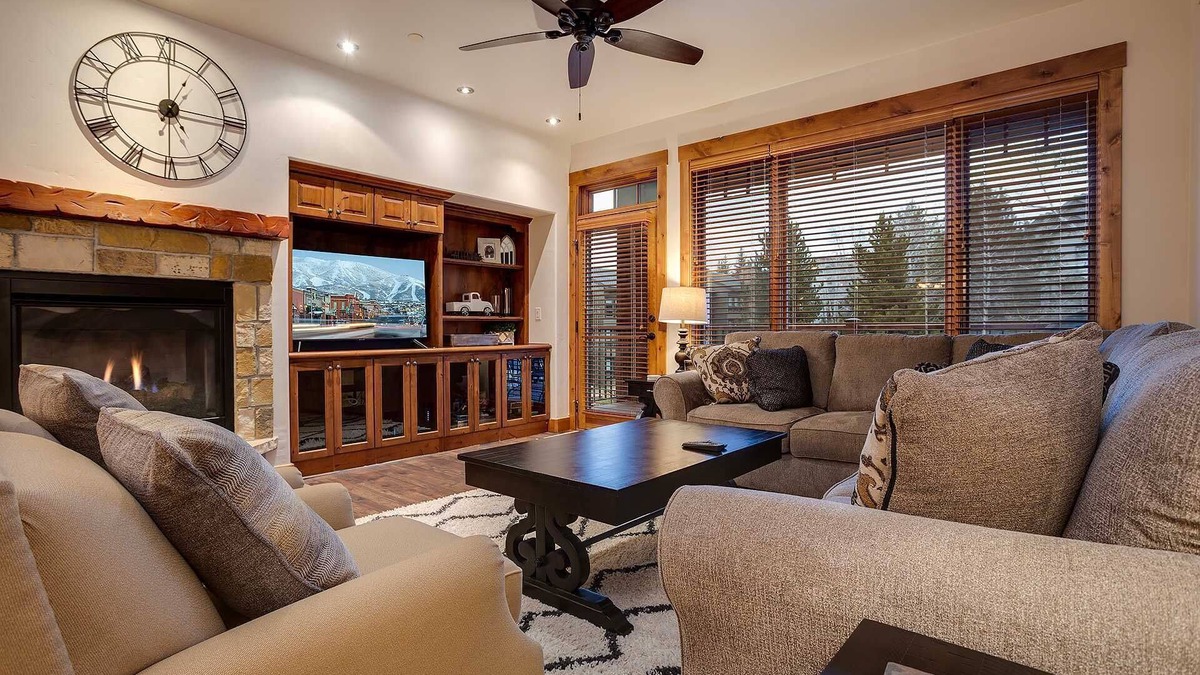 Steamboat Springs Condo | *Steps to Gondola* 5 Bedroom 5 Bath *
