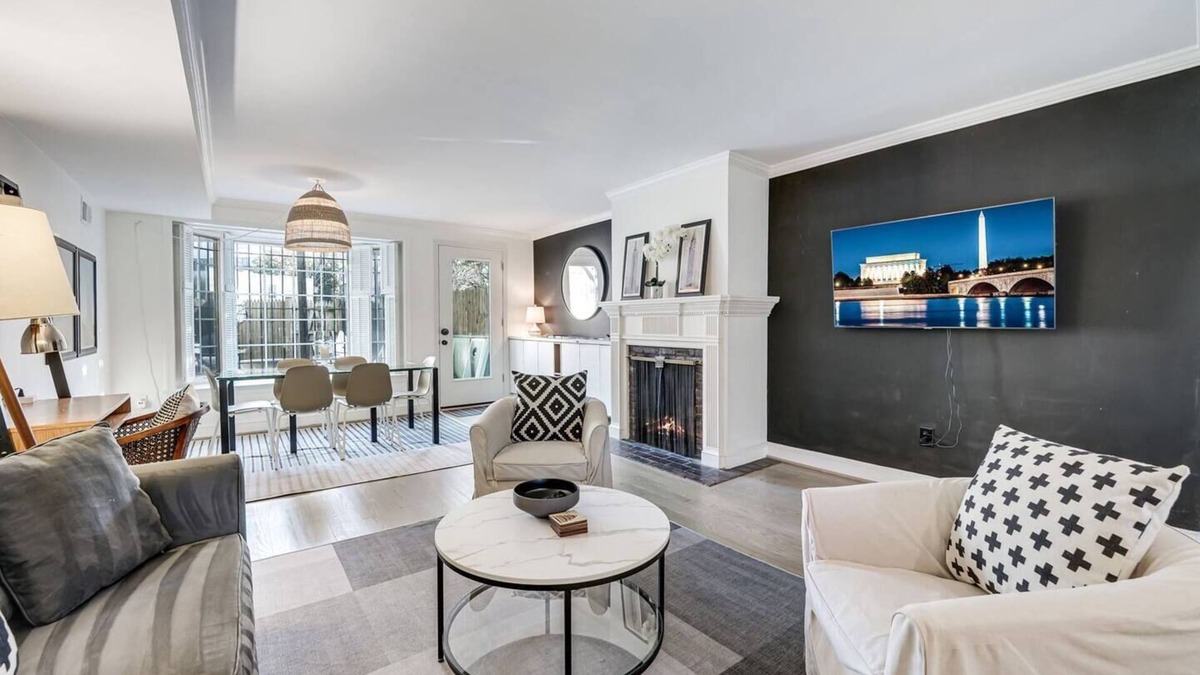 Foggy Bottom House | Steps to GWU-Georgetown-Nat'l Mall | Free Parking