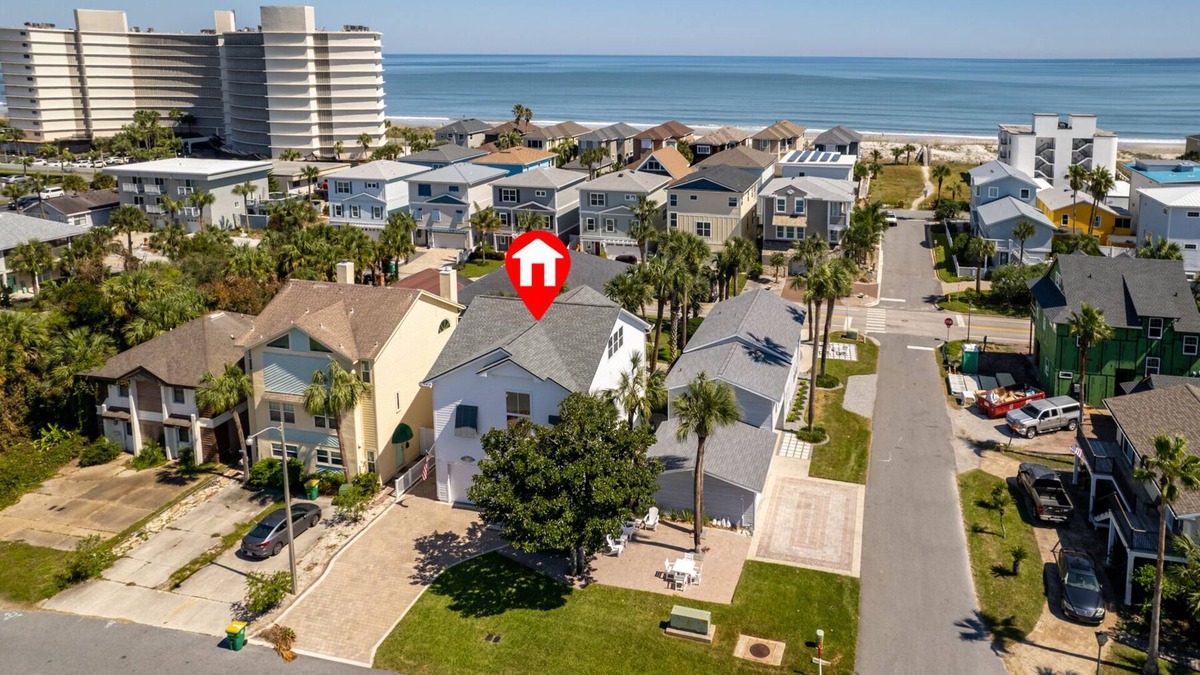 Jacksonville Beach House | Steps to ocean. Minutes to Jags & TPC. Quiet. 4BR, 3300 Sq ft. Btfl mansion