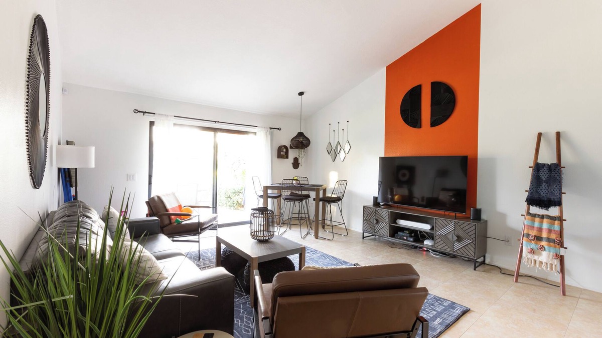 Palm Desert Condo | Steps to pool with Mountain Views!