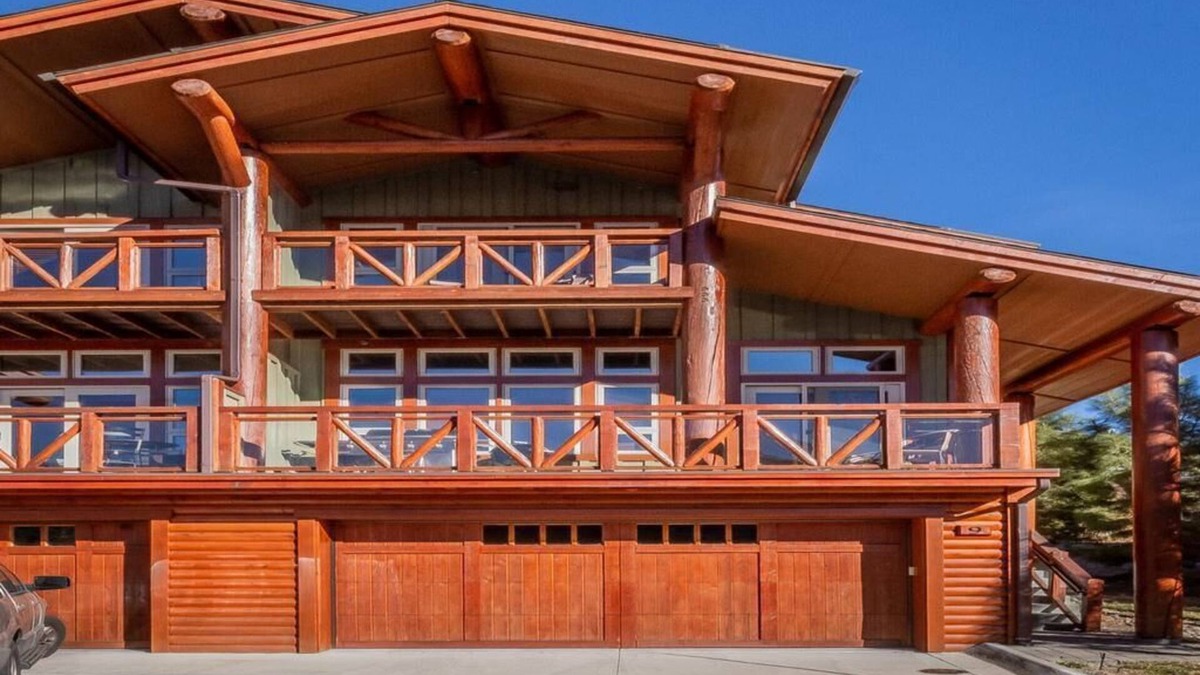 Mammoth Lakes House | STEPS to Slopes, Huge Cabin Perfect for Families