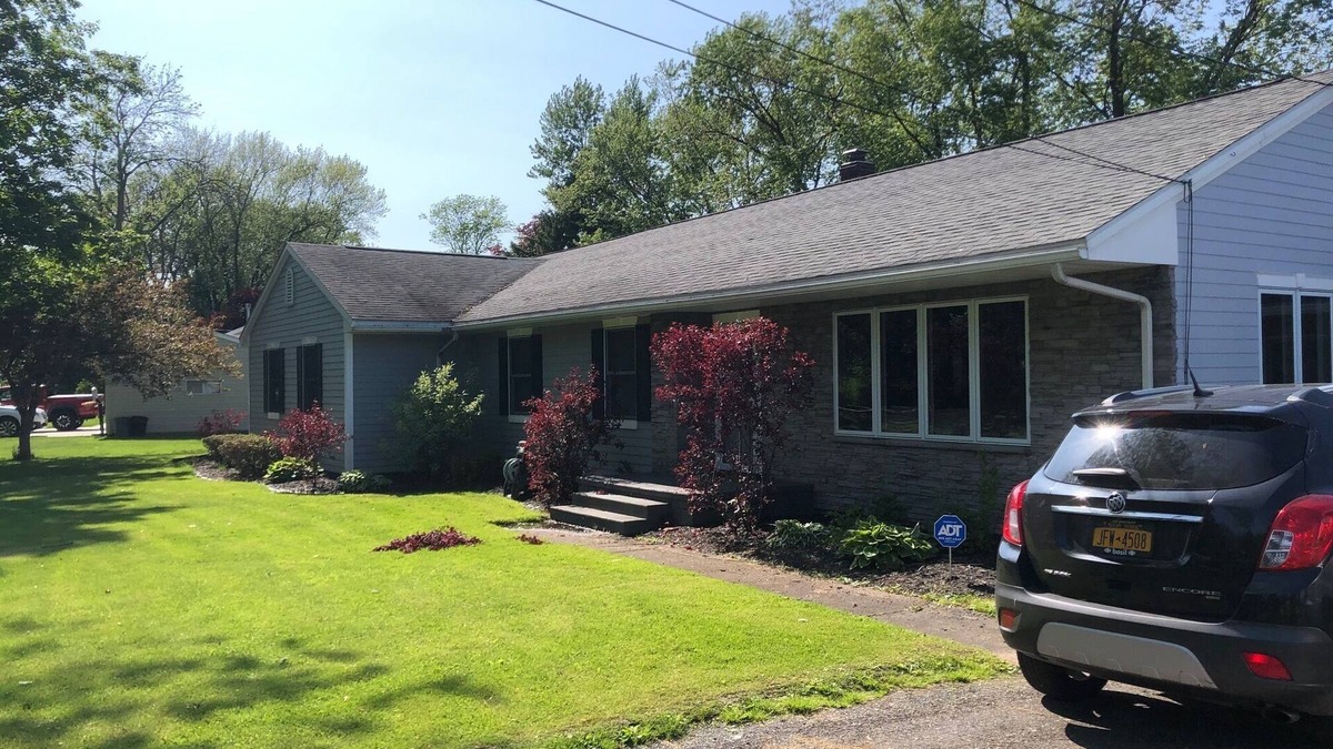 Dunkirk House | Steps to the beaches of Lake Erie 4BR, 3BA Beautiful House