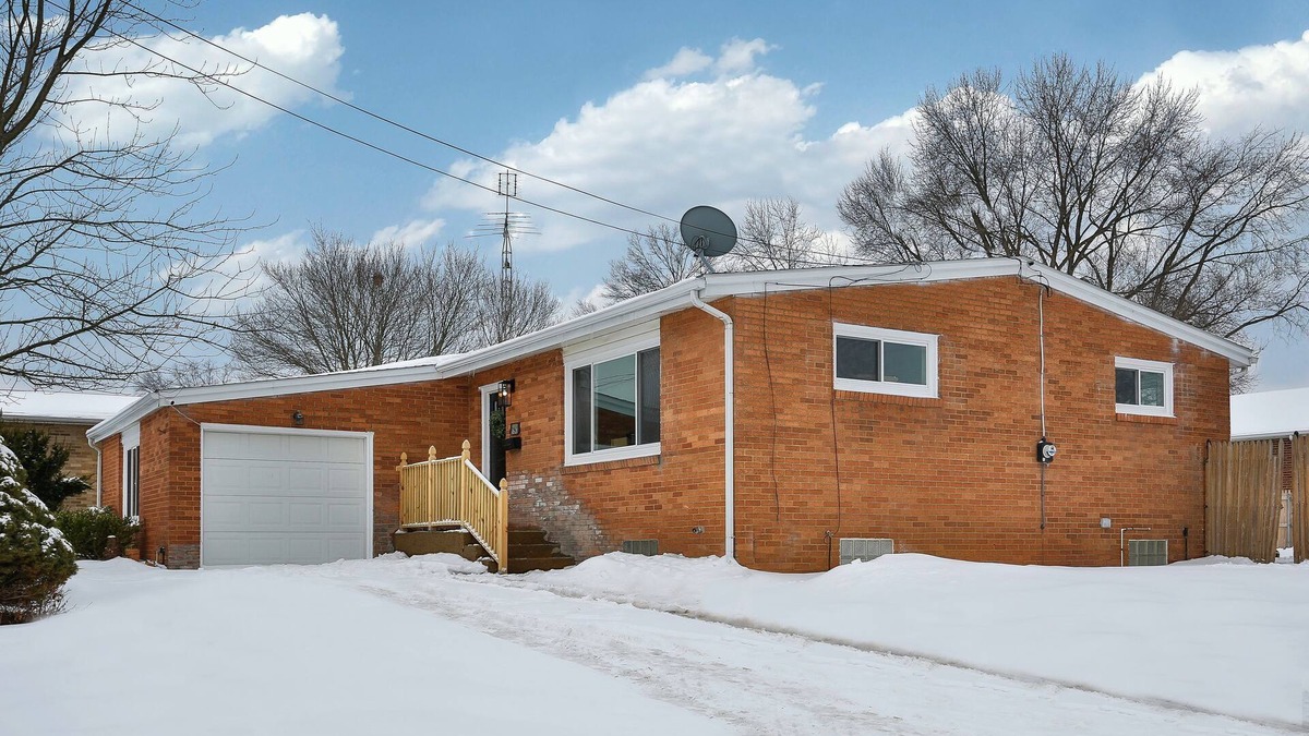 Canton House | Steps to the HOF: Football Fans’ Dream Stay