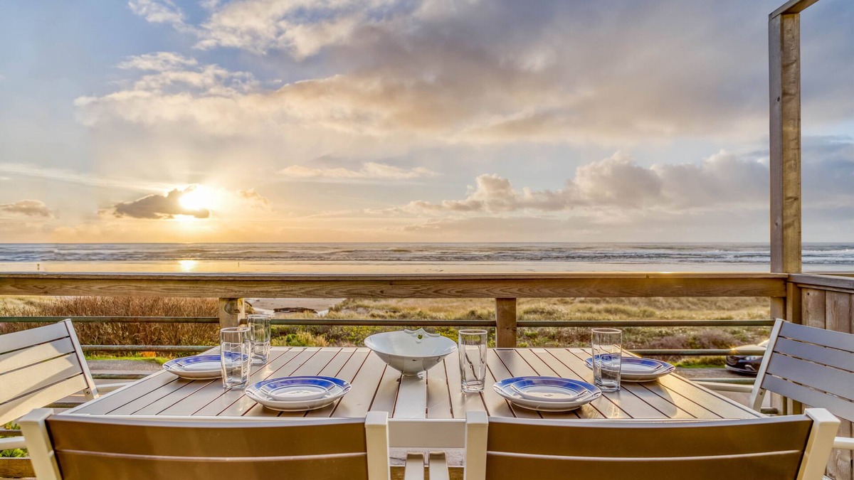 Manzanita House | Steps To the Ocean, With Panoramic Views, Ocean-View Deck in Manzanita!