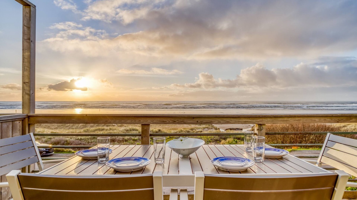 Manzanita House | Steps To the Ocean, With Panoramic Views, Ocean-View Deck in Manzanita!