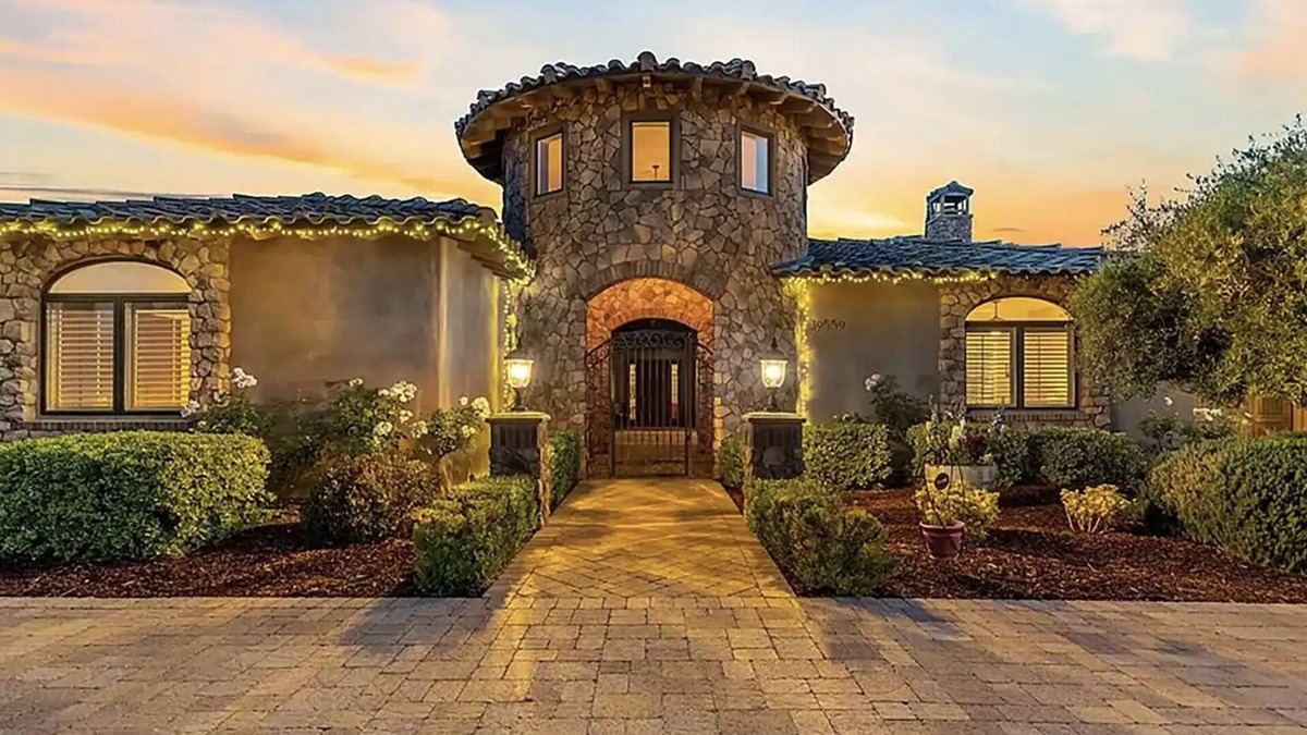 Temecula House | Steps to Wilson Creek! Stunning Tuscan-inspired Estate