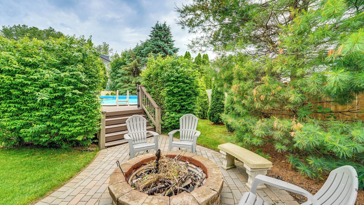 Sterling Heights House | Sterling Heights Getaway w/Fire Pit!