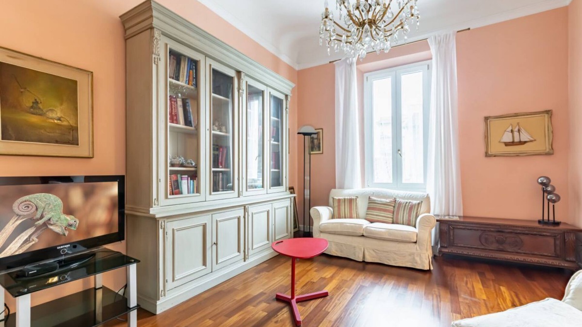 Careggi Rifredi Apartment | Stibbert & Statuto Elegant Flat with Balcony