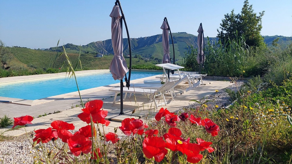 Montefino House | Stijlvolle Agriturismo met Zwembad en 5 Goed Uitgeruste Vakantieappartementen