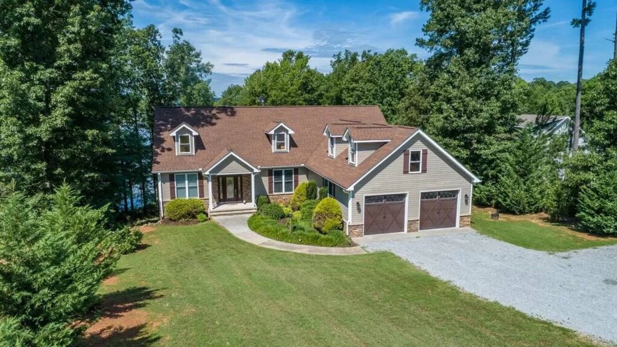 Bracey House | Still Waters Refuge | Main Lake Luxury w/Spectacular Sunset Views of Lake