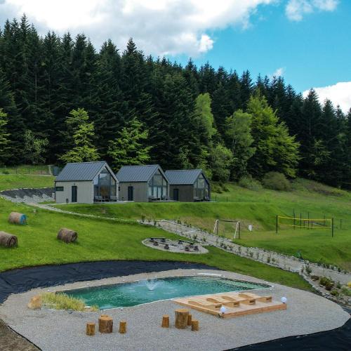 gmina Kamienica House | Stodoły Modyń - Domki w Beskidzie Wyspowym - staw kąpielowy, balia, sauna, grota solna - widok na góry