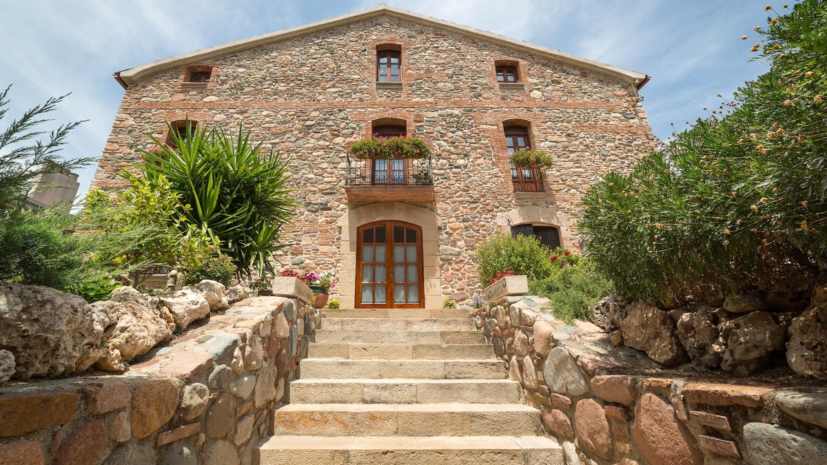 Corro de Vall Apartment | Stone corner in Barcelona