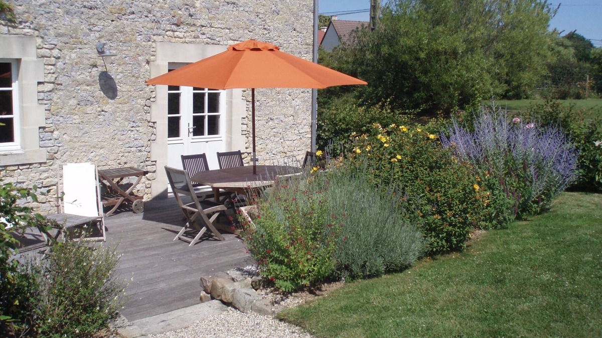 Crouay House | Stone cottage near Bayeux and D-Day sites, green and quiet.
