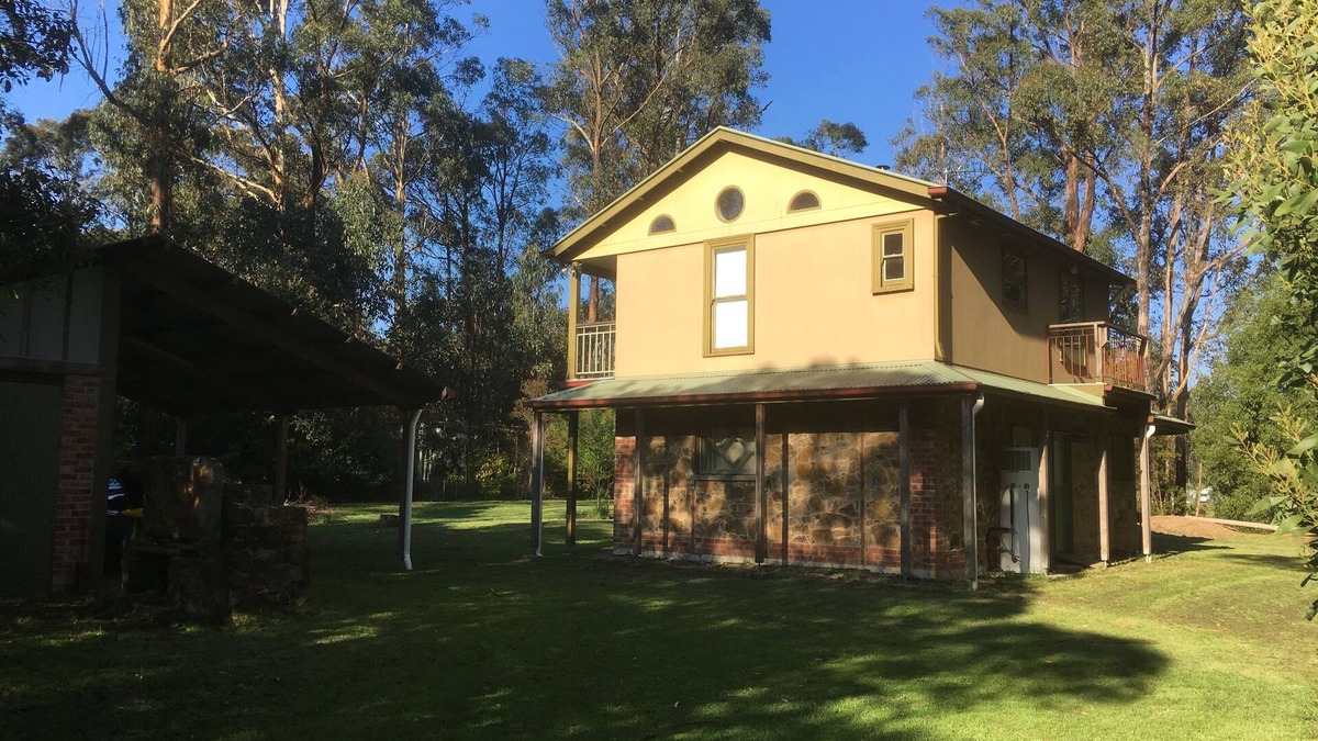Kinglake House | Stone Cottage Retreat Kinglake