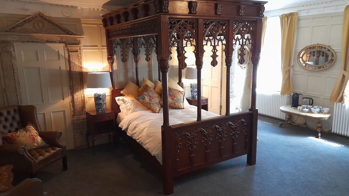 Maidstone House | Stone Court House