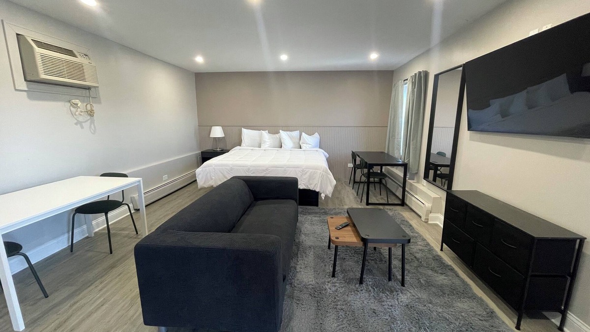 Worth Hotel | Stone Creek Inn
