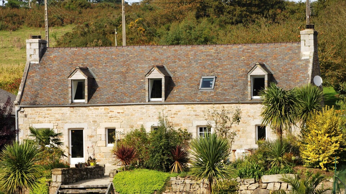 Berven House | Stone farmhouse in the countryside 10 minutes from the sea
