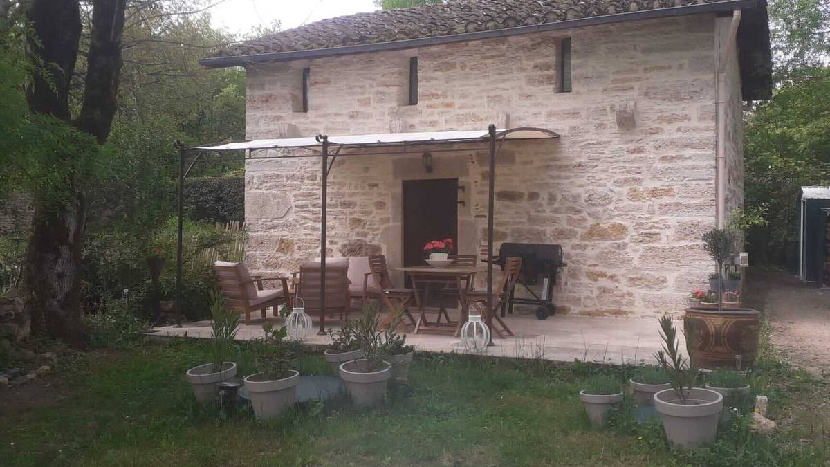 Saint-Antonin Noble Val House | Stone house, splendid view, 5 min from St Antonin-Noble-Val and the river!