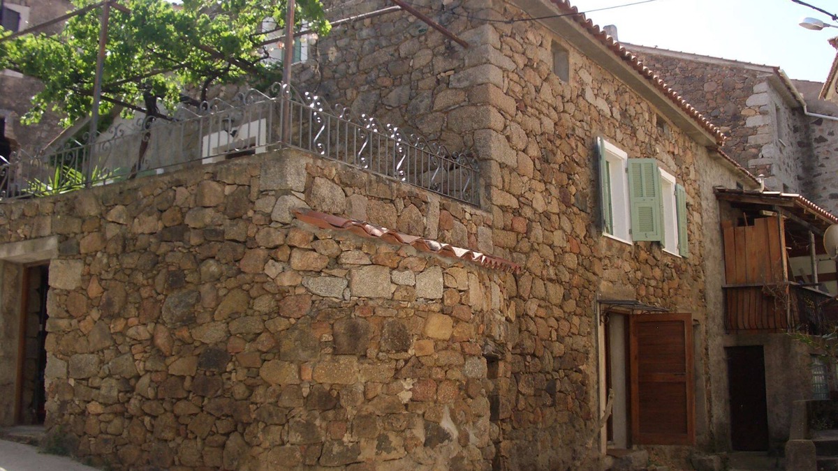 Cannelle House | STONE HOUSE 55M2 15 MINUTES FROM THE SEA