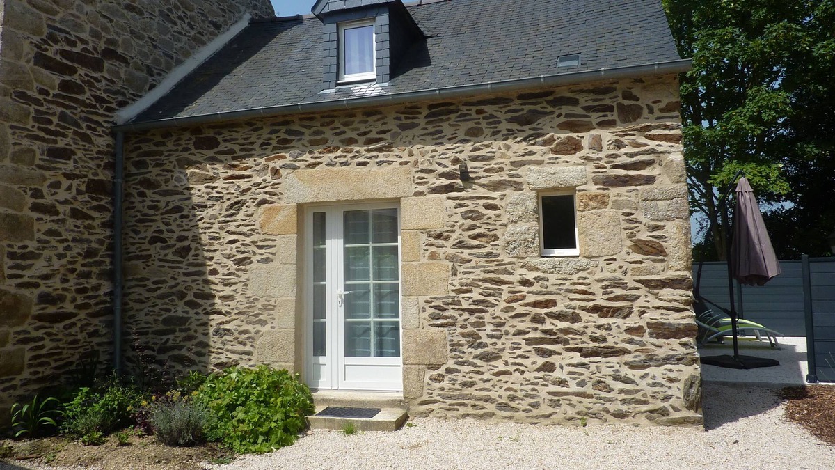 Pleven House | Stone house in a protected natural site, totally renovated in 2019