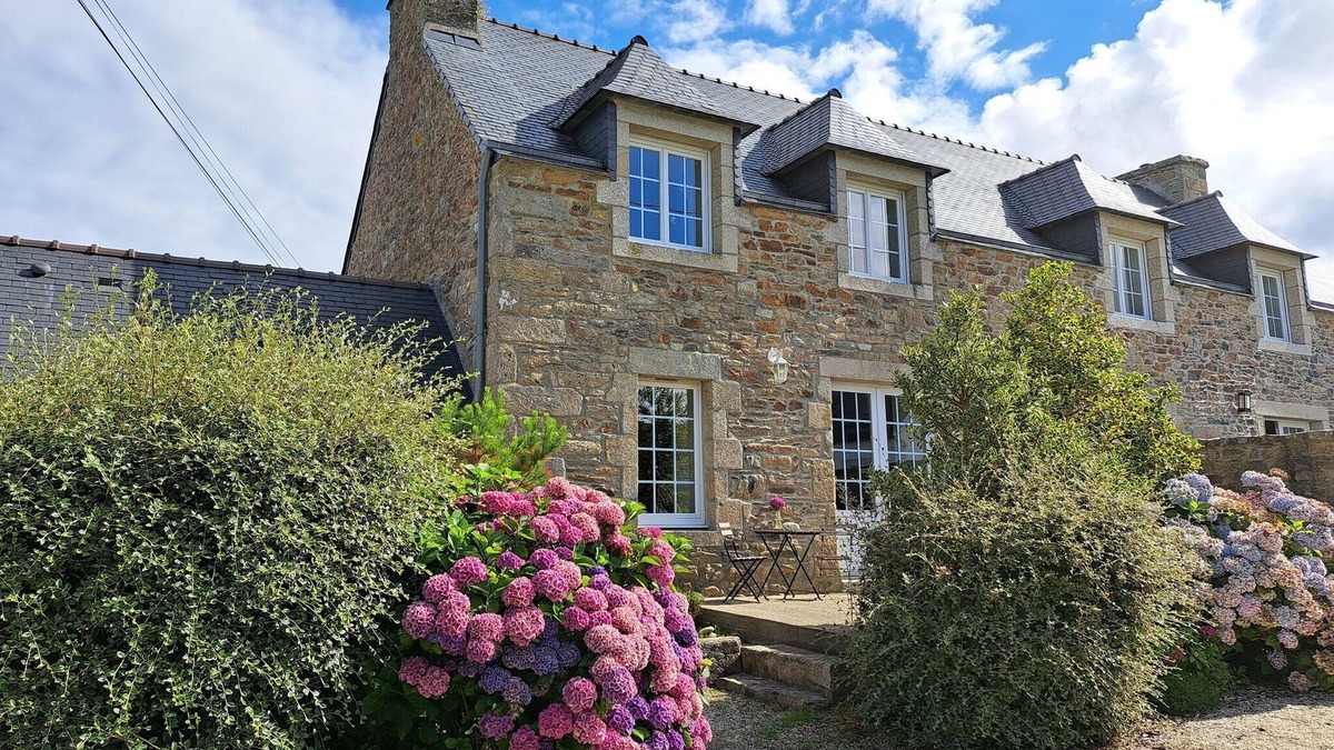 Lannilis House | Stone House in Brittany near the Sea