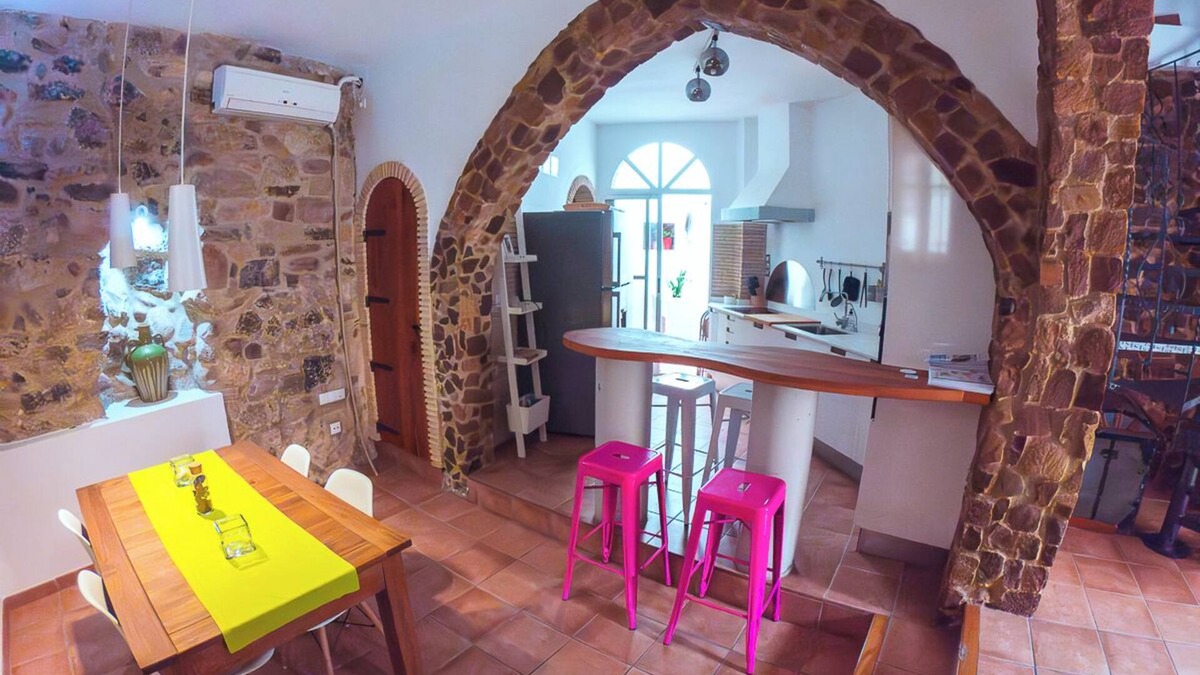 Sagunto House | Stone house in Ciutat Vella