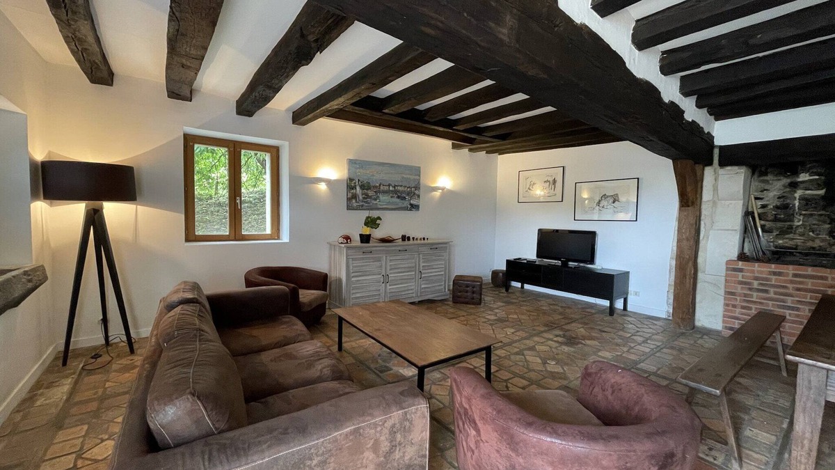 Thoree-les-Pins House | Stone House in Sarthe with Historic Chapel