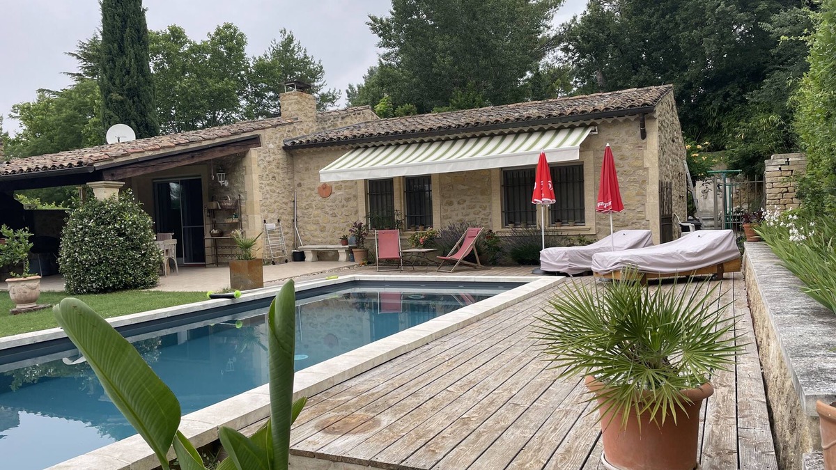 Lauris House | stone house in the luberon, swimming pool at the foot of the village