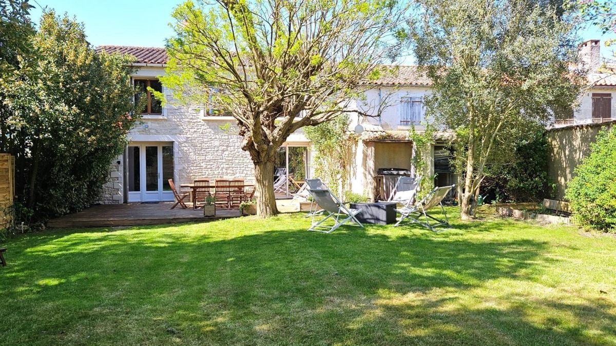 Le Mazeau House | Stone house with garden for 8 people in Venise Verte