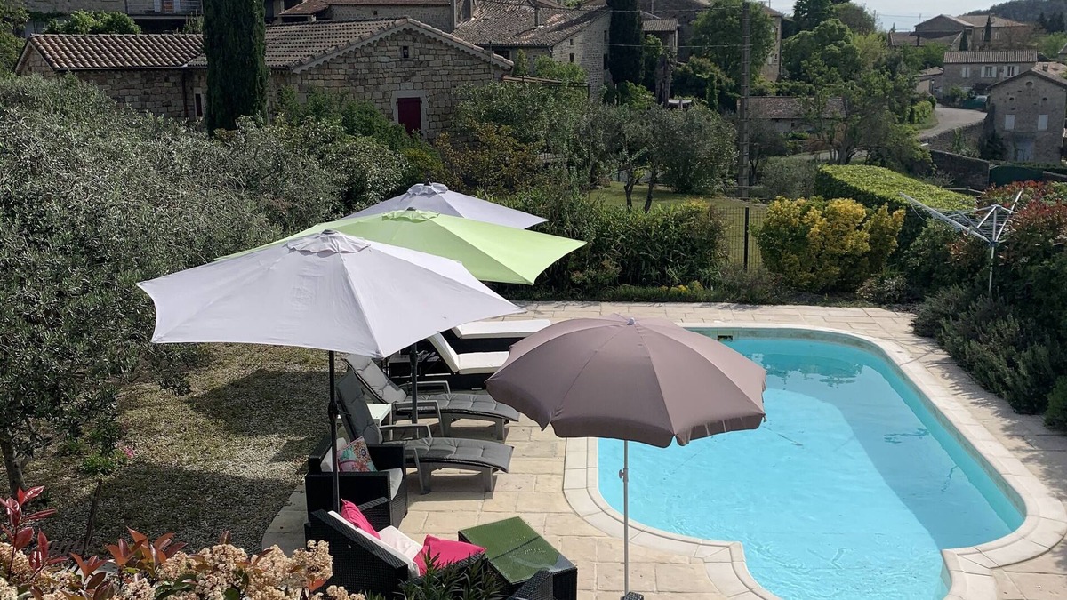 Ribes House | Stone house with private garden and swimming pool Private