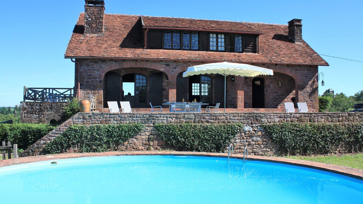 Lagleygeolle House | Stone house with swimming pool and magical 360° view