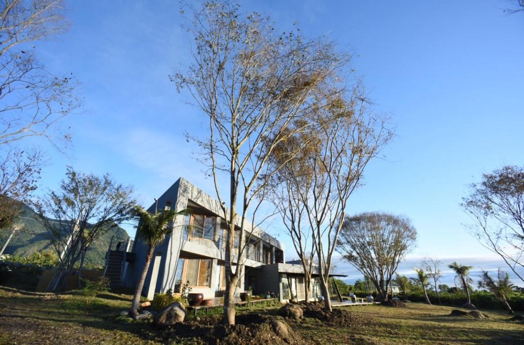 Donghe House | Stone Party