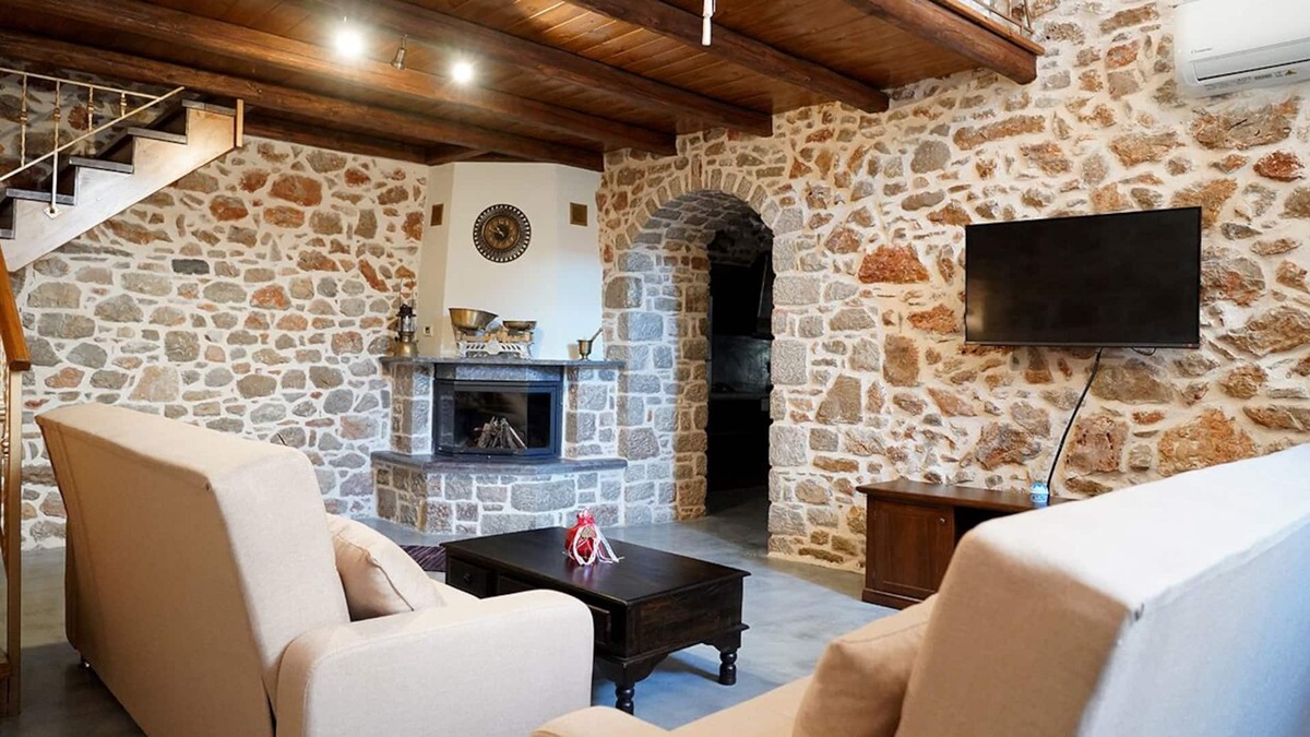 Agios Georgios Sykousis House | Stone Residence Chios