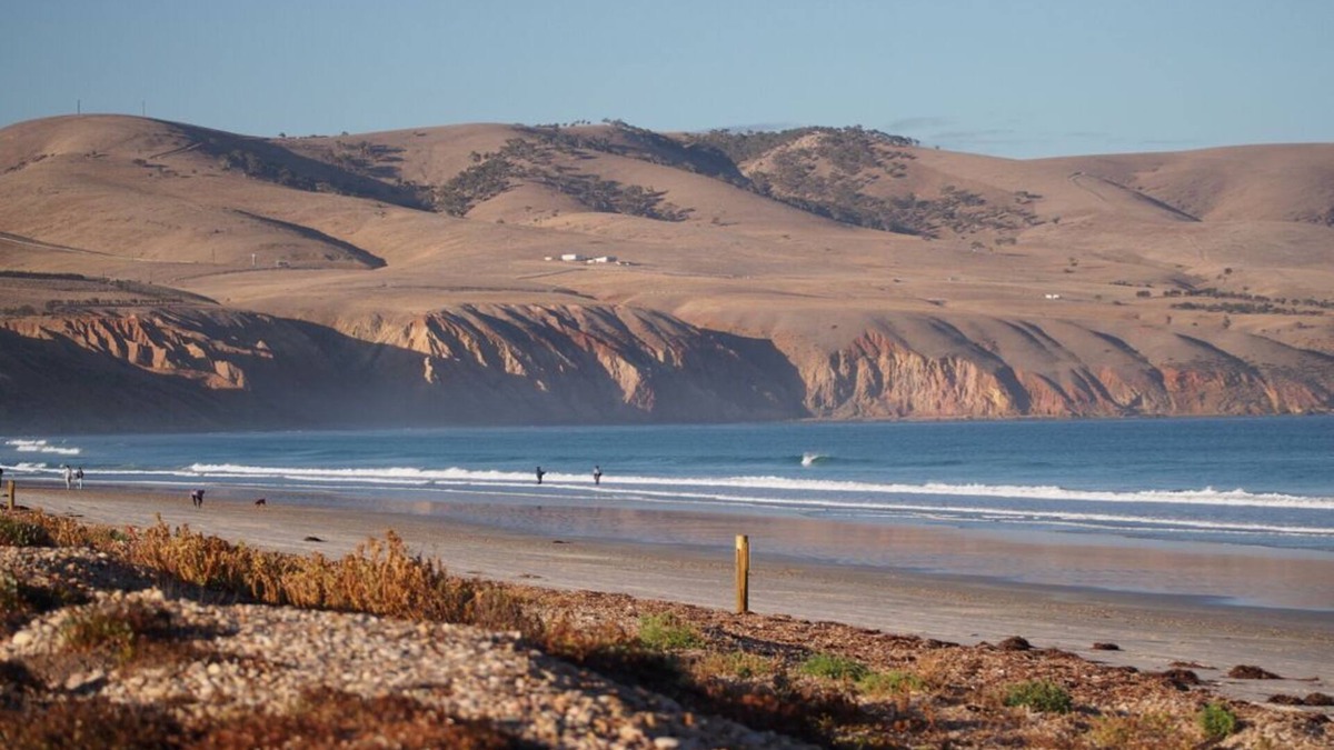 Silver Sands House | Stone's Throw Beachfront - ideal for couples or perfect for the family