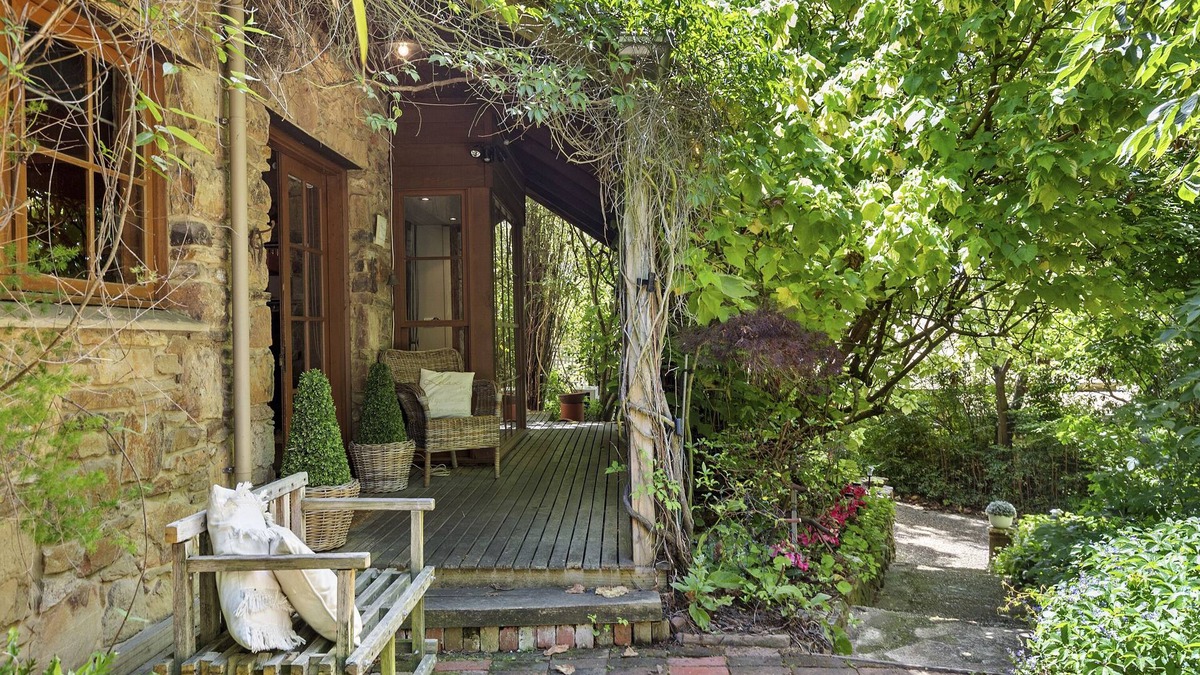 Ballarat North House | Stonehenge Retreat Ballarat