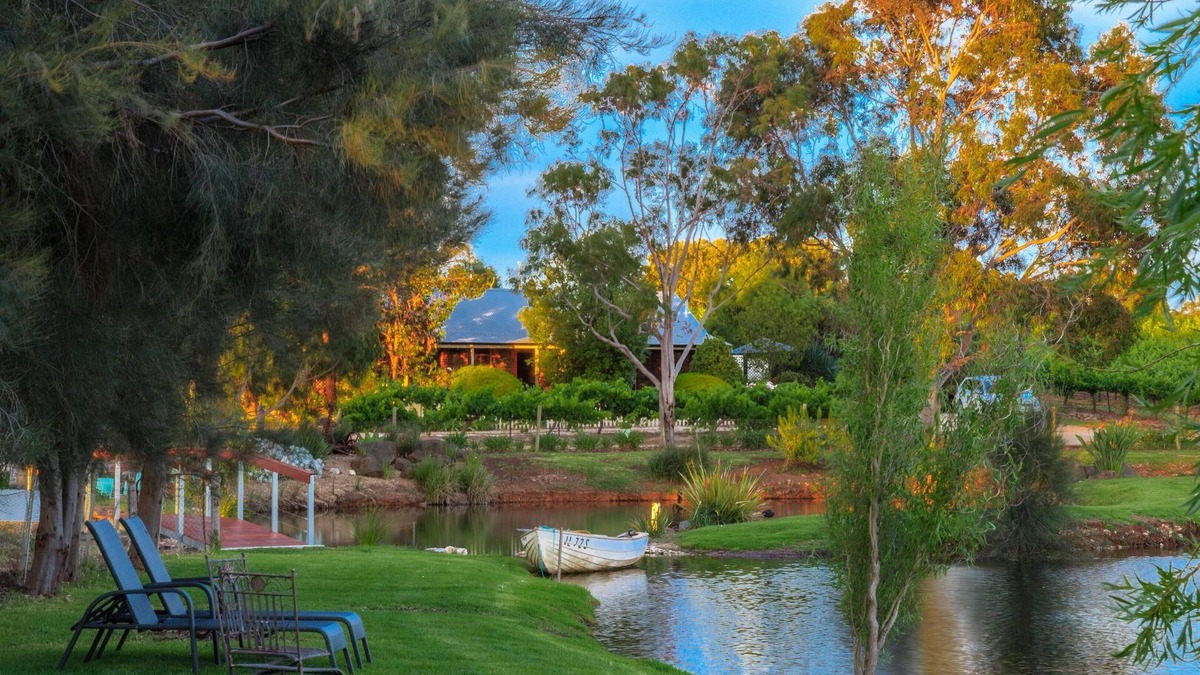 Stone Well Apartment | Stonewell Haven Spa Suite 1