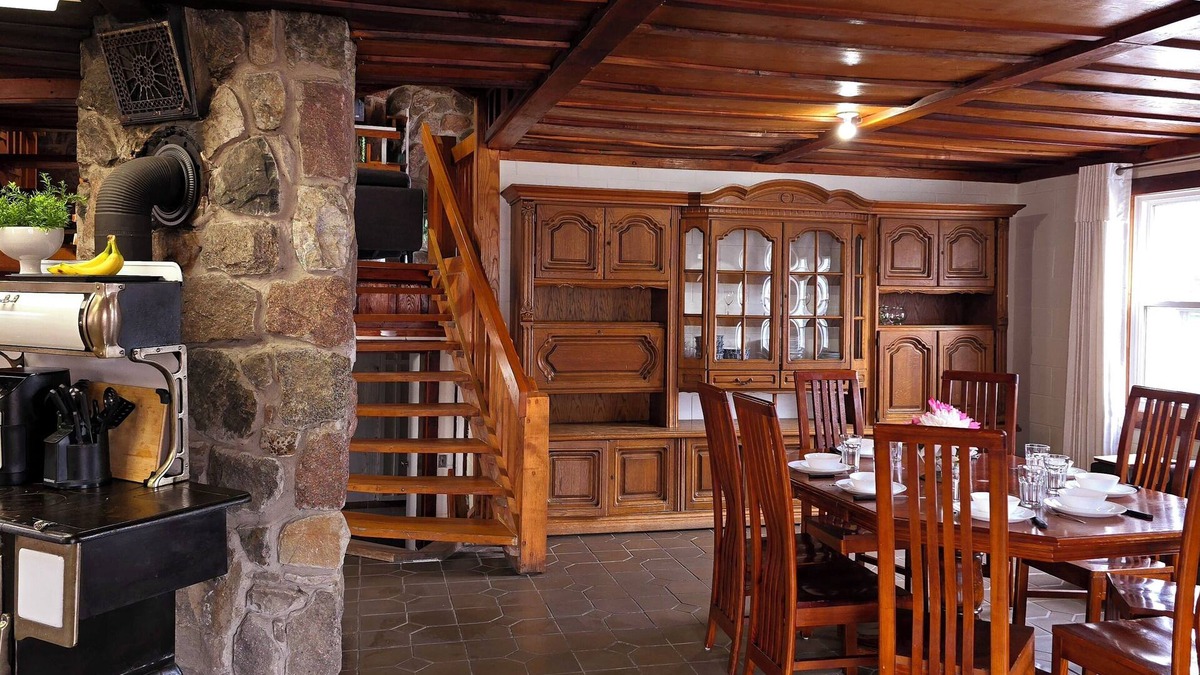 Seeleys Bay House | Stonewood Bay Getaway in Seeleys Bay–Spacious Yard, Lakeview, Sleeps 10
