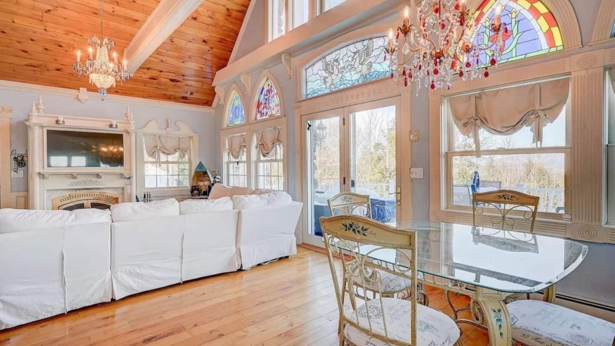 Conway House | Stonewood Chalet | Breathtaking views + Hot tub