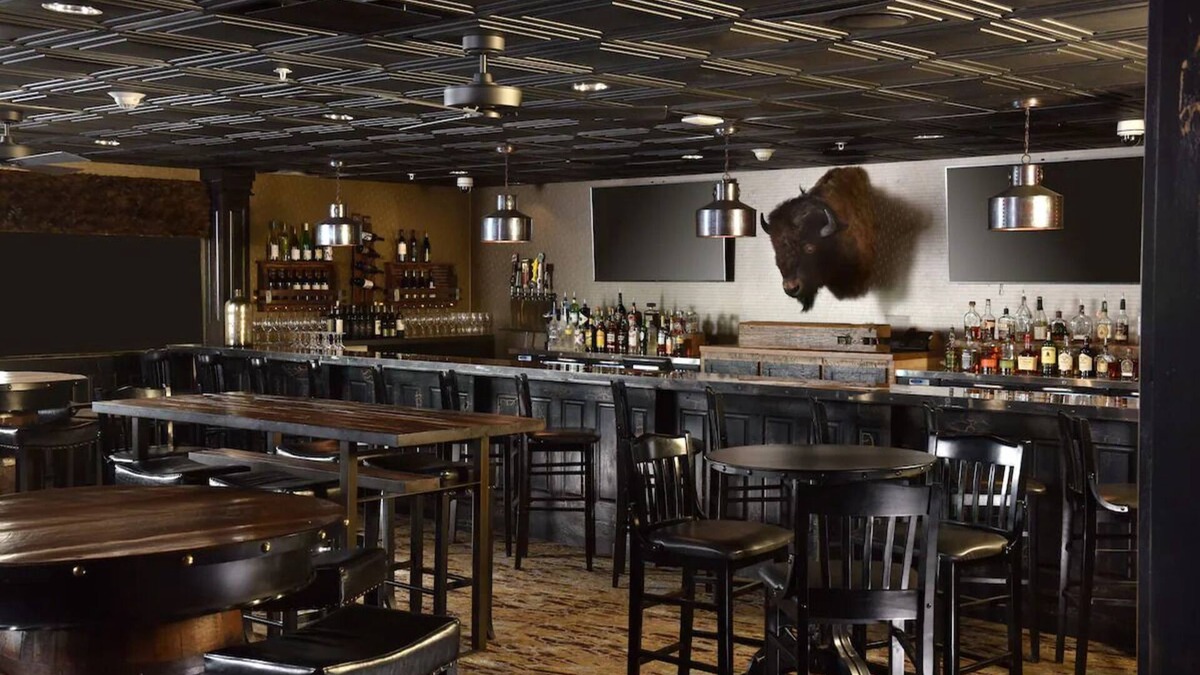 Broken Arrow Hotel | Stoney Creek Tulsa, Long Stay King, Kitchenette, Living Room | 3 Units