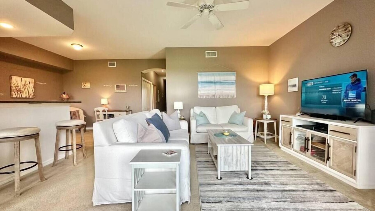 Stoneybrook Condo | StoneyBrook Golf Course, Pool, Tennis, Pickleball, Covered Parking