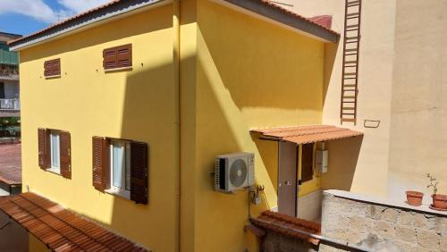 Naples House | Stop and Fly