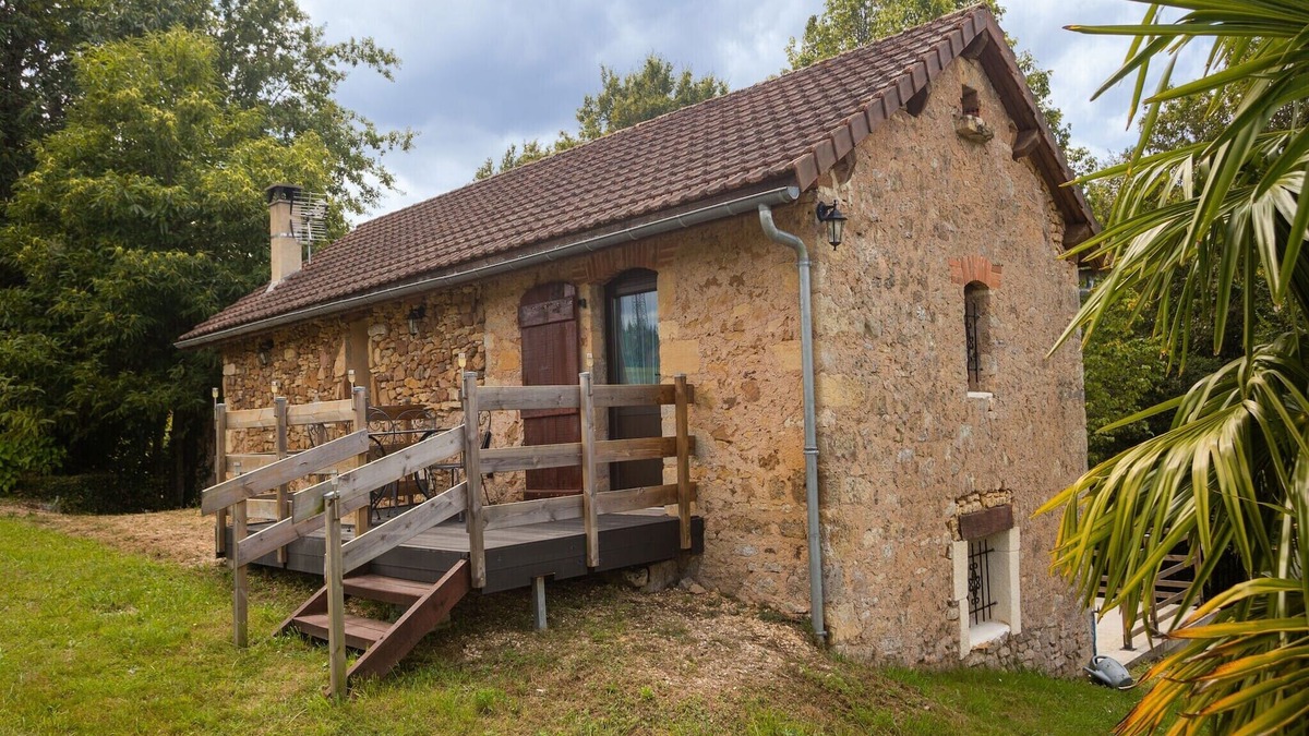 Saint-Cernin-de-lHerm House | Storehouse with pool near Monpazier
