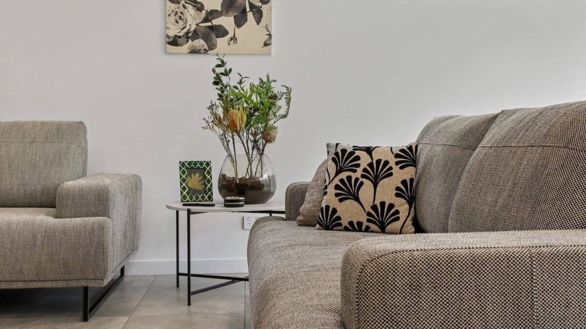 Reservoir House | Storey Time I 2BR Townhouse for Melbourne Travel