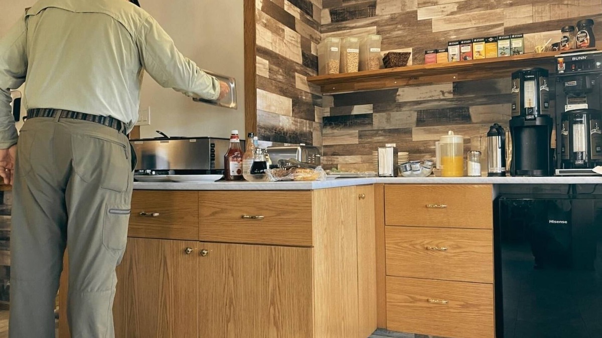 Smithers Hotel | Stork Nest Inn