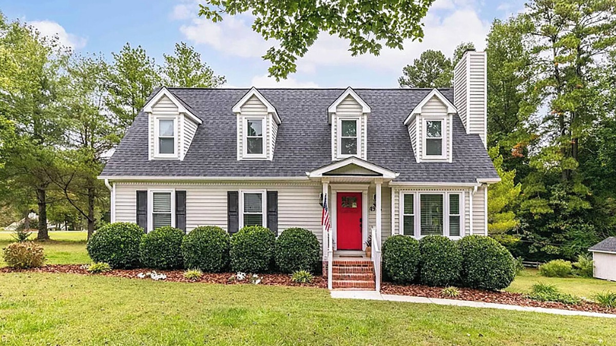 Tuckahoe House | Storybook Cape Cod Cottage - Family & Pet Friendly