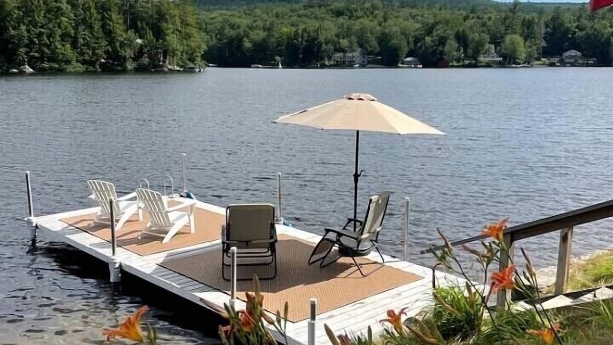 Unity House | Storybook Cottage, Superior Lakeside Location - Four Season Fun - Come vacation!