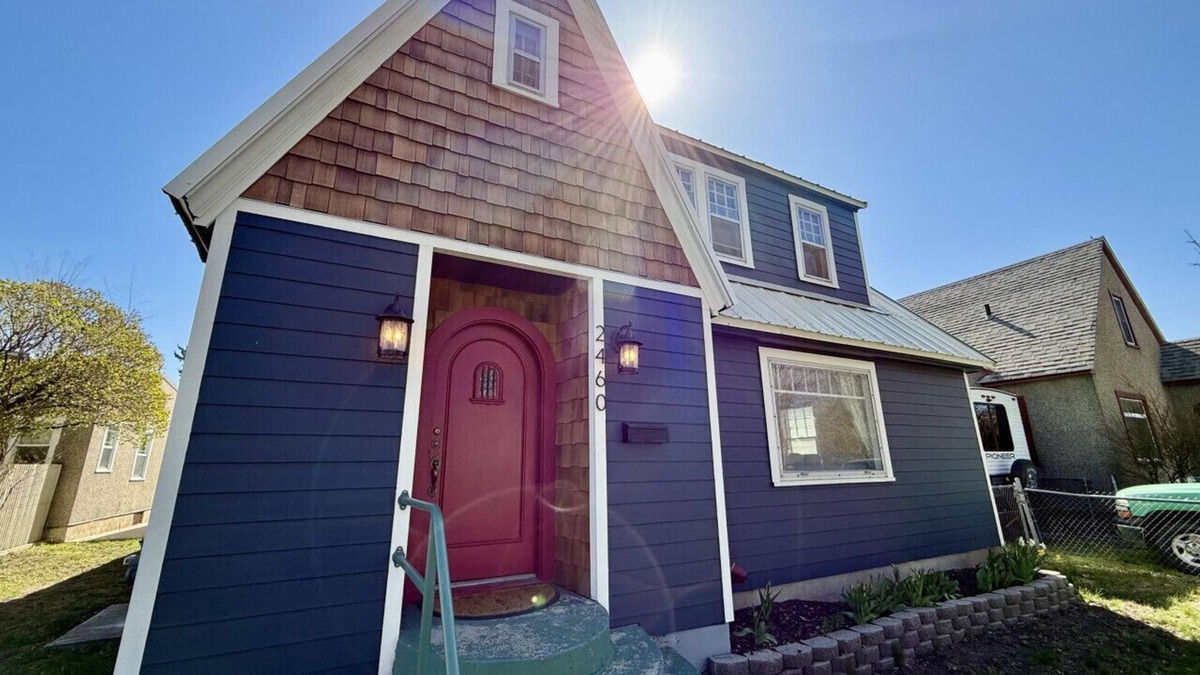 Baker City Apartment | Storybook Nook! Adorable 2 Bdrm Downtown Home!