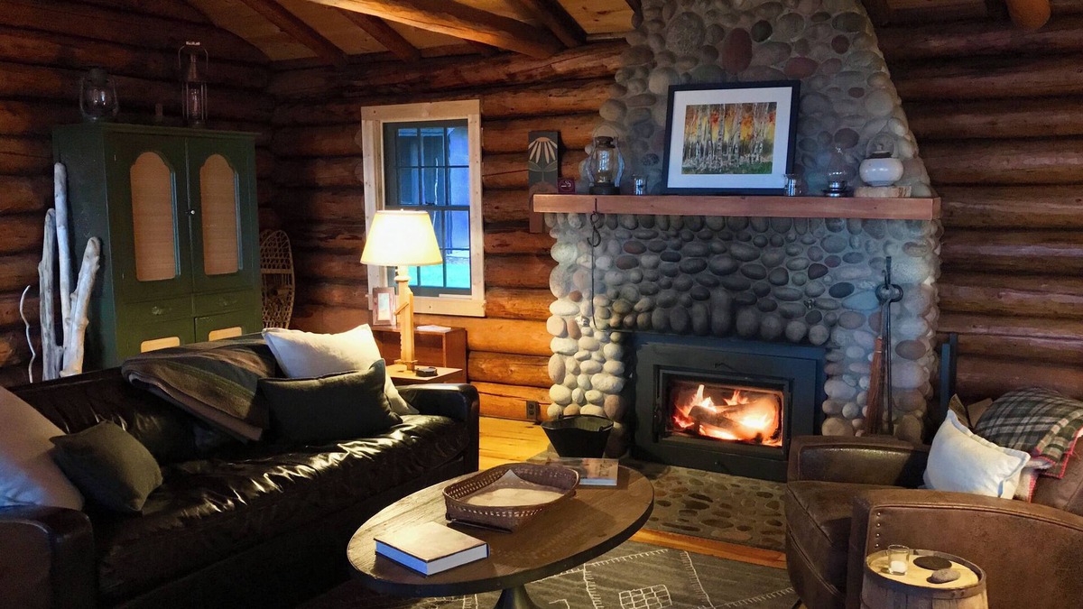 Lutsen Cabin | Storybook Northwoods Log Cabin on Lake Superior between Lutsen and Grand Marais