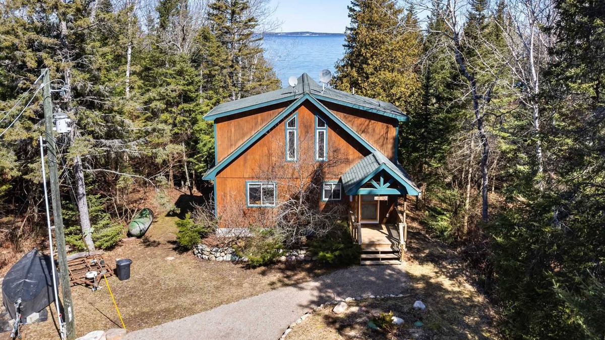 Cheboygan Cottage | Straits View Shores on Lake Huron